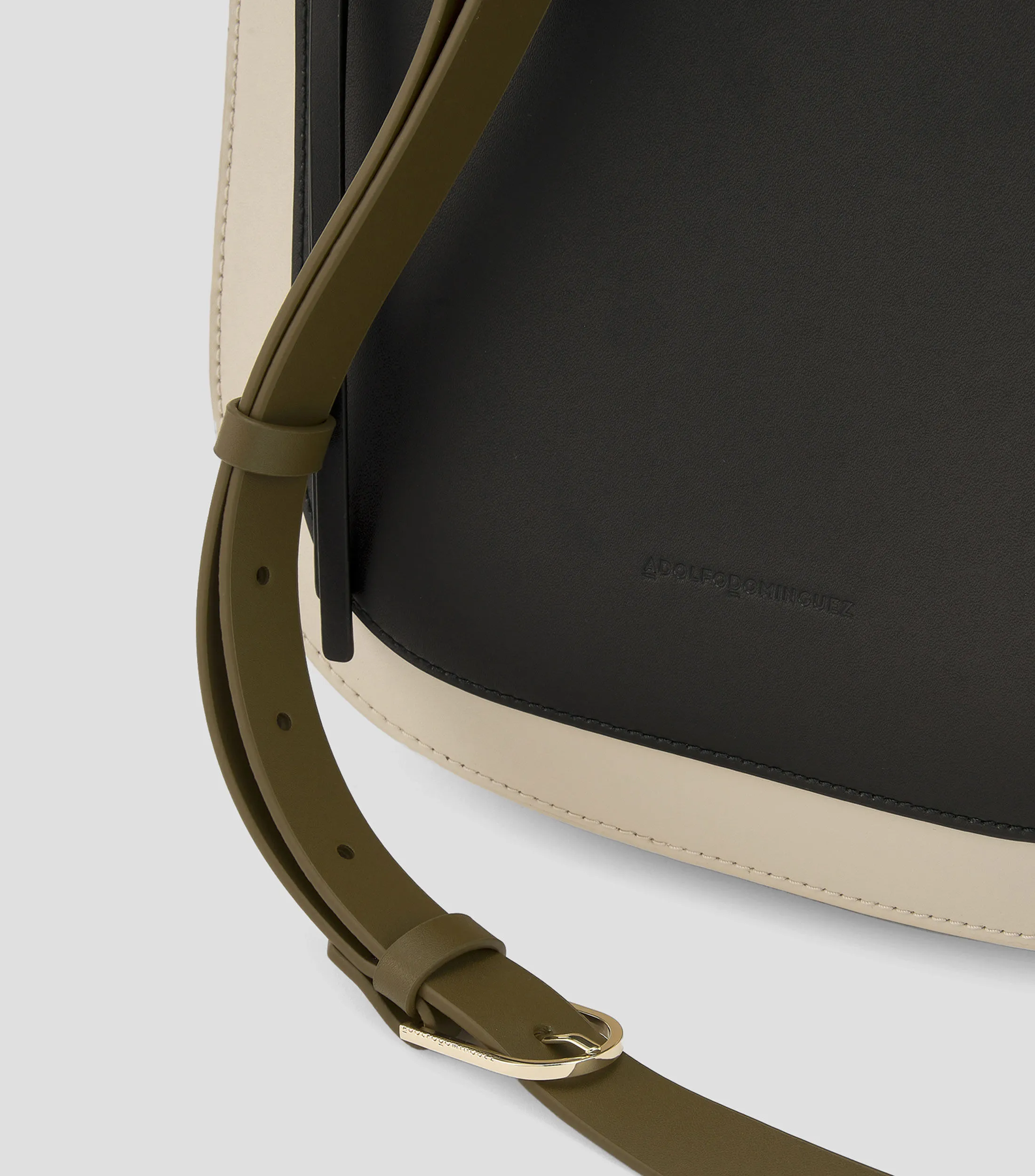 Adolfo Dominguez Bolso crossbody en piel Mujer
