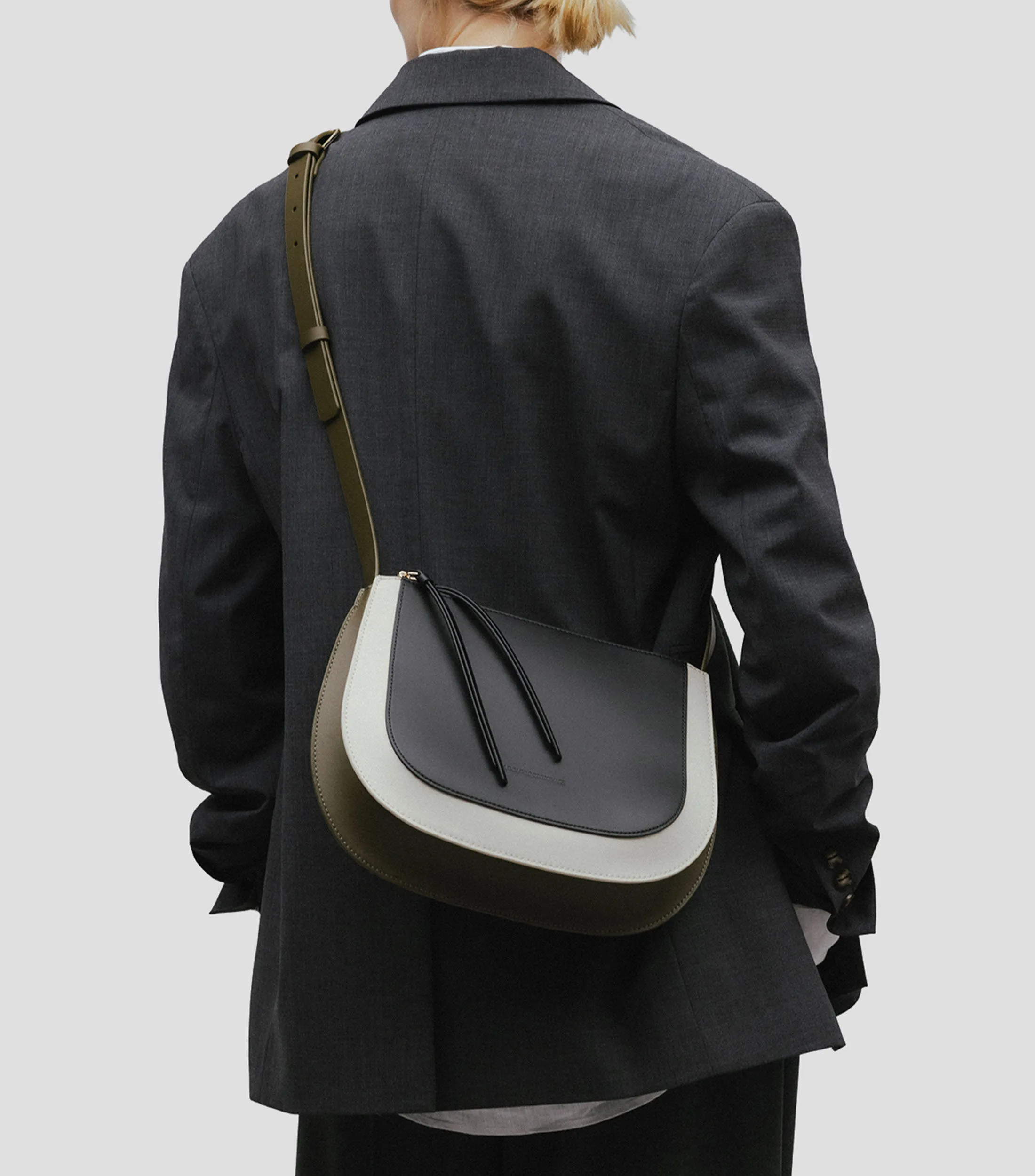 Adolfo Dominguez Bolso crossbody en piel Mujer