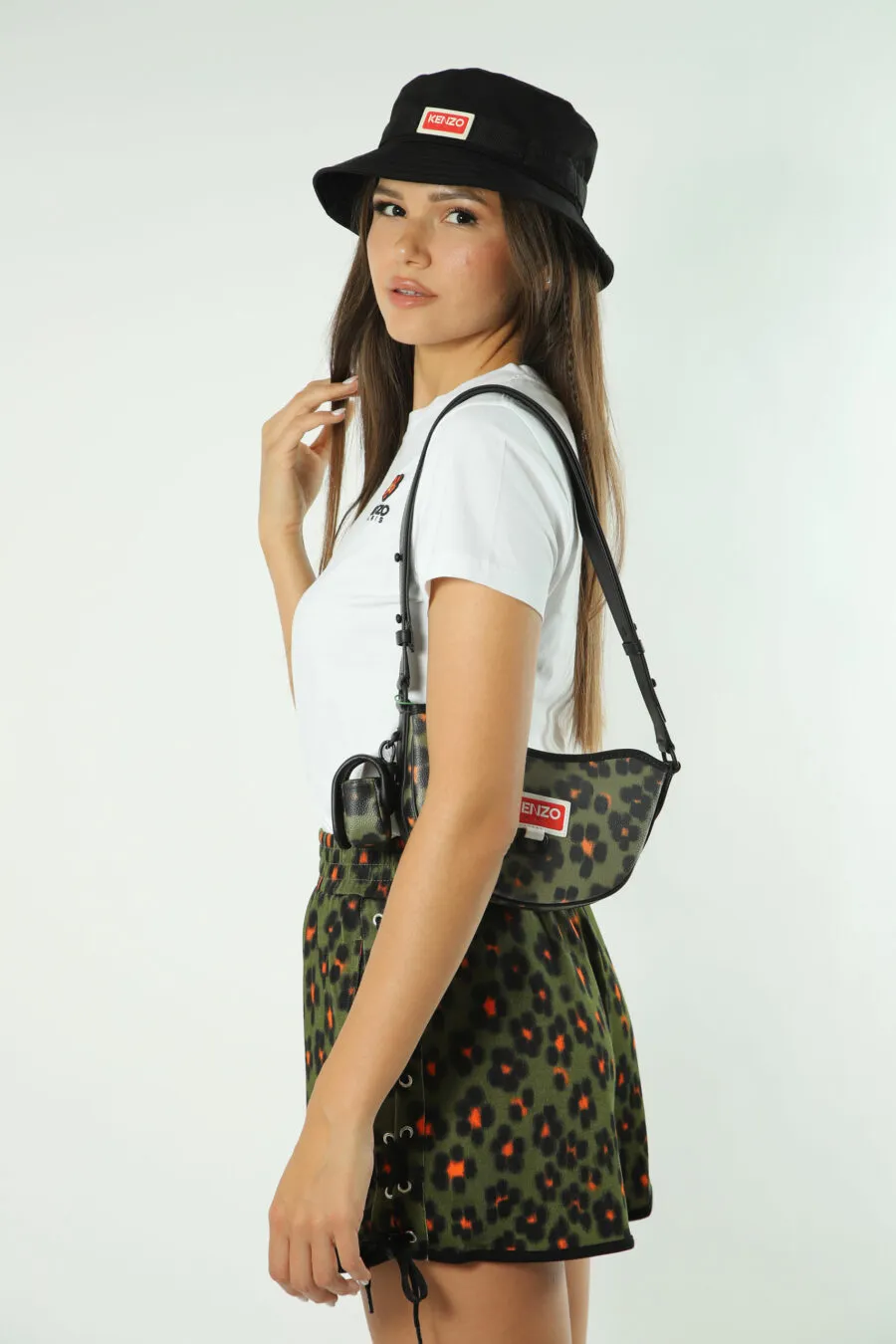 Bolso de hombro con estampado leopardo verde y naranja