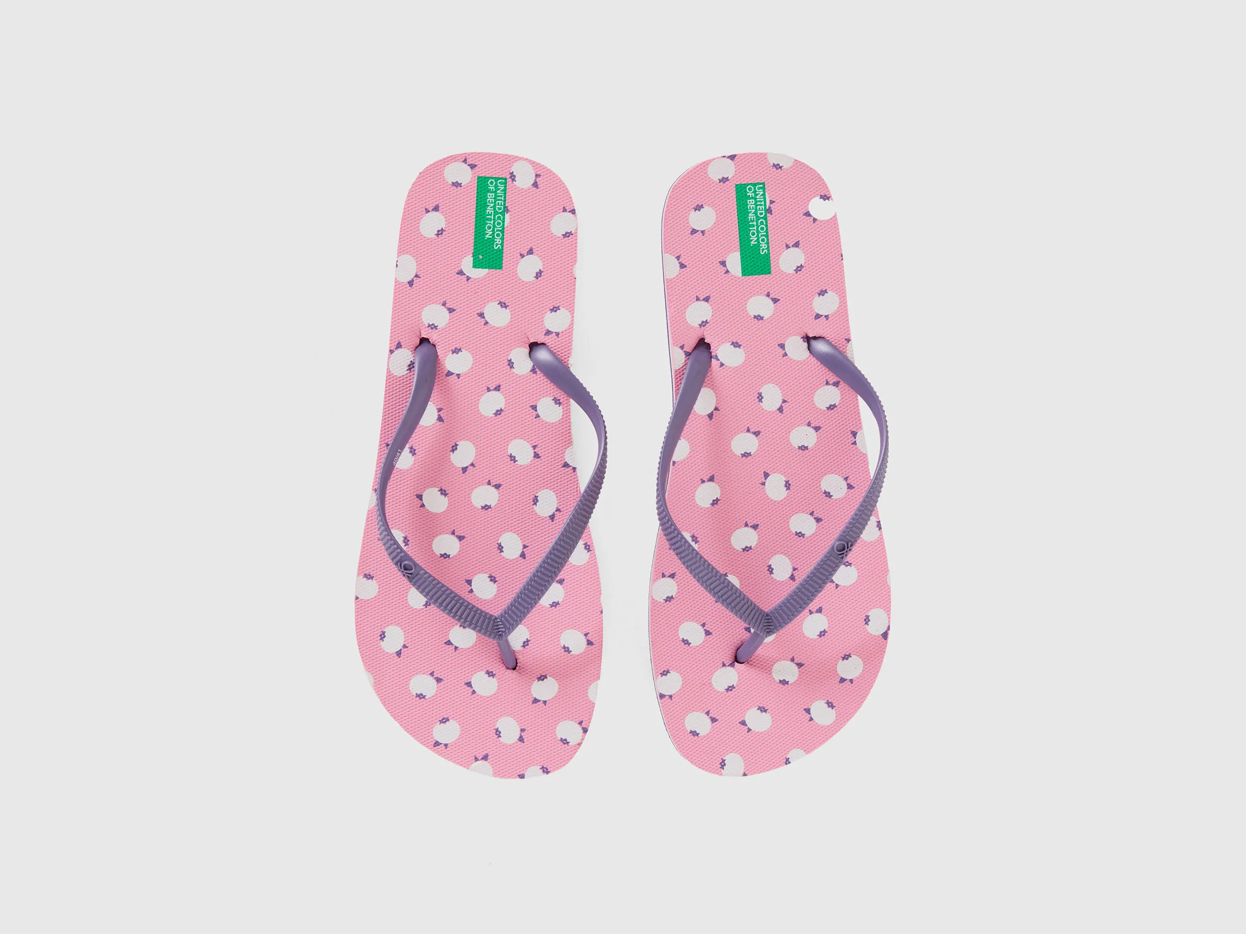 Chanclas con estampado de arándanos