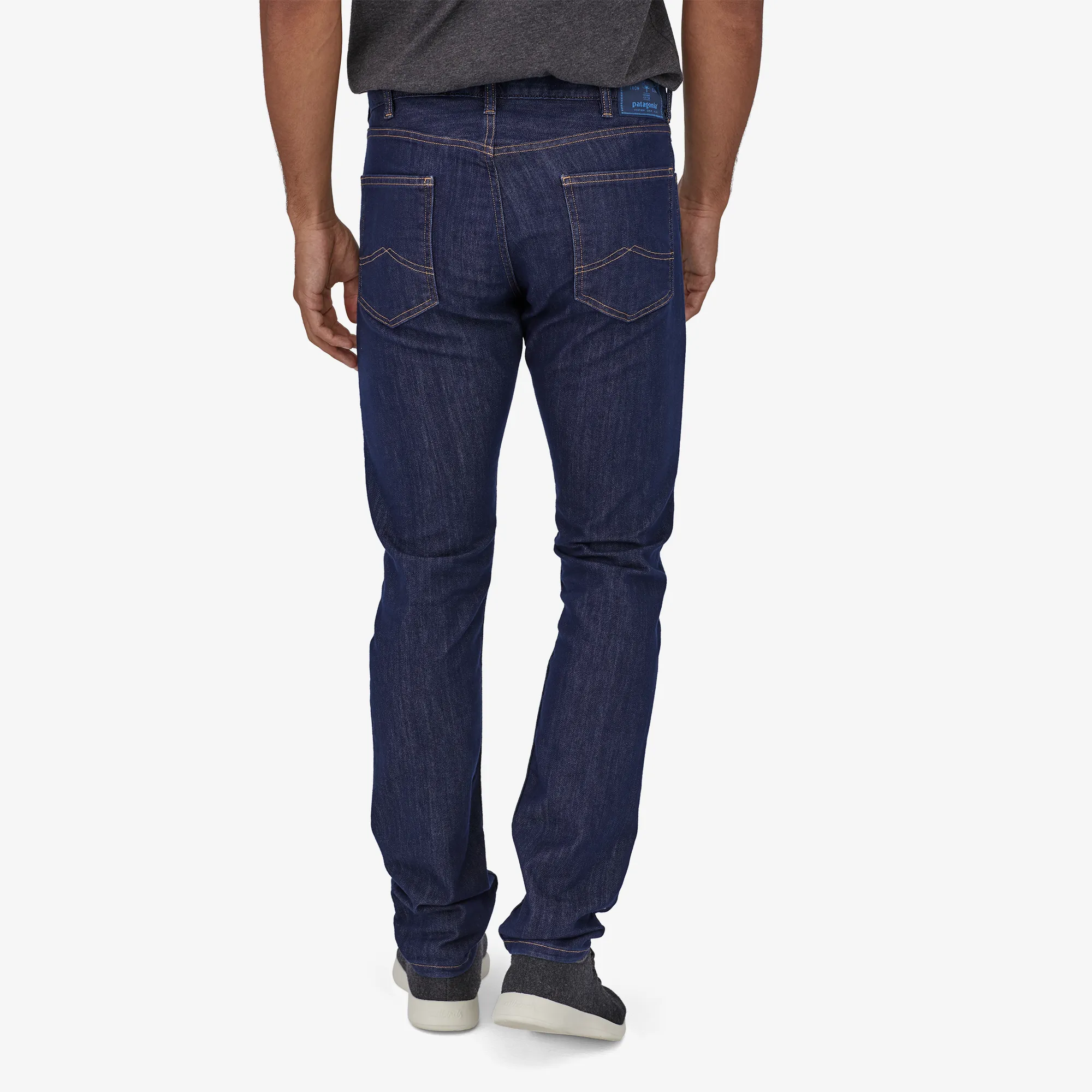 JEANS HOMBRE CALCE RECTO PERFORMANCE STRAIGHT FIT JEANS  REGULAR