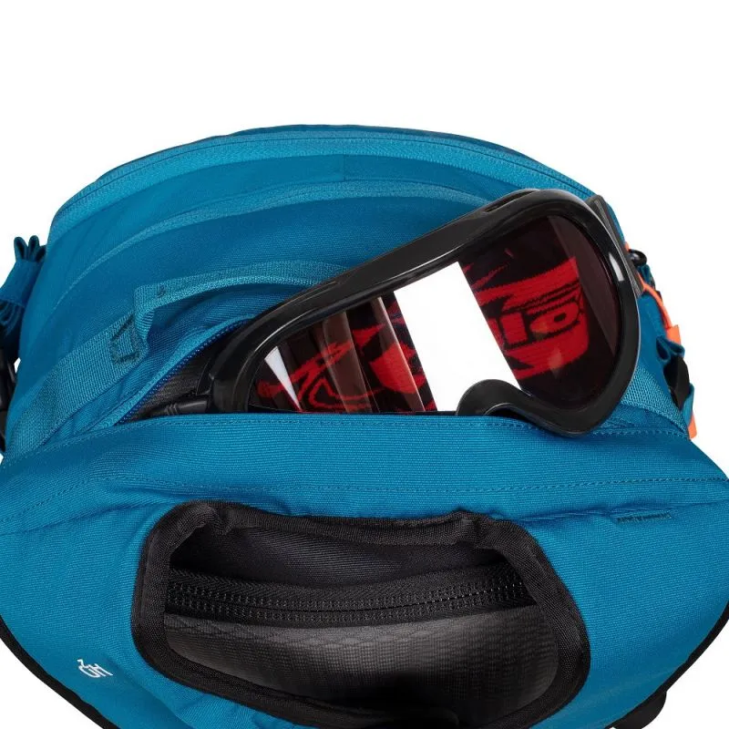 MOCHILA MAMMUT NIRVANA 18L (ZAFIRONEGRO)