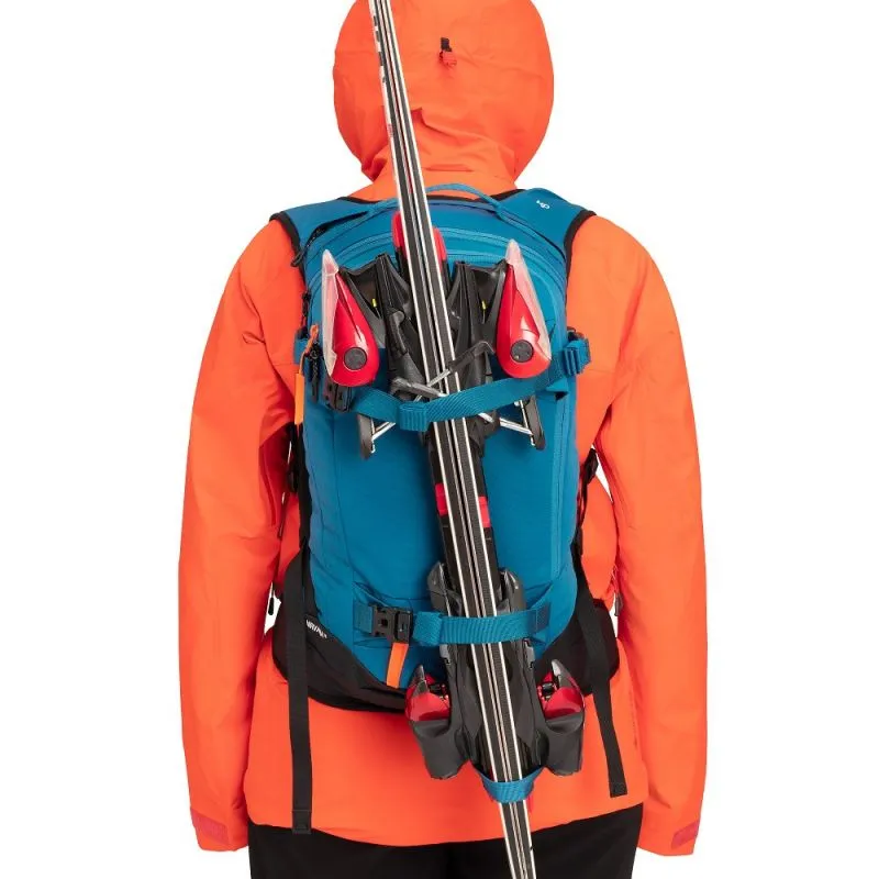 MOCHILA MAMMUT NIRVANA 18L (ZAFIRONEGRO)
