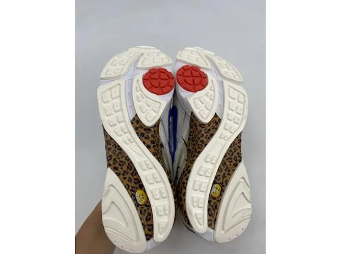 NIKE Entrenadores T.UE 42.5 paño Gris 