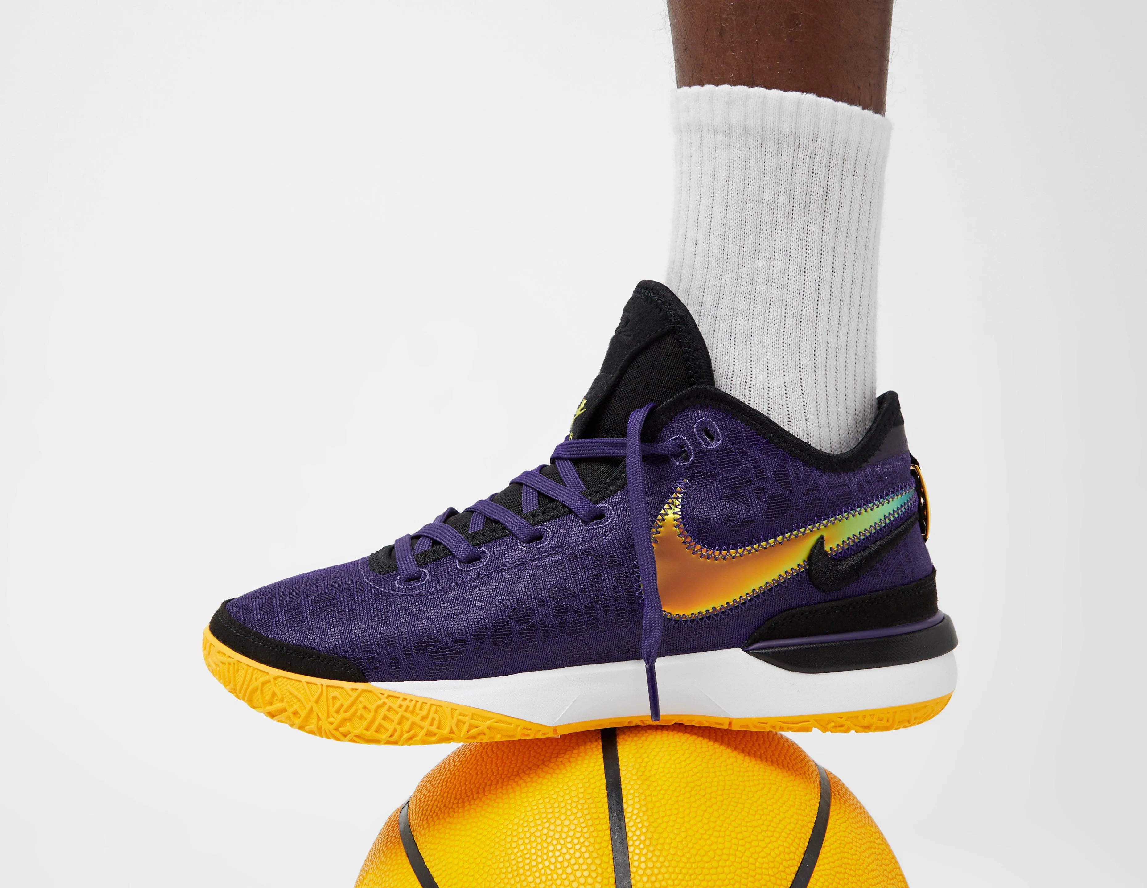 Nike Lebron XXI