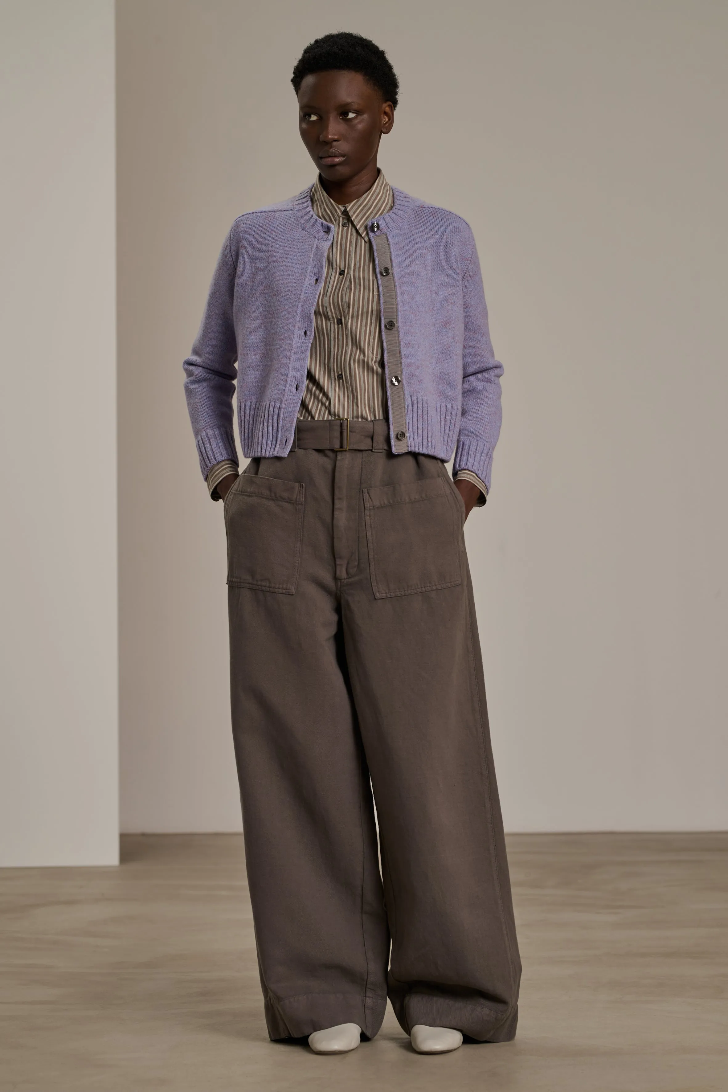 PANTALÓN VAGABOND Pantalón ancho de algodón y lino.