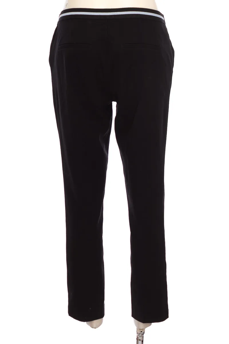 PANTALóN COLOR NEGRO  STRADIVARIUS