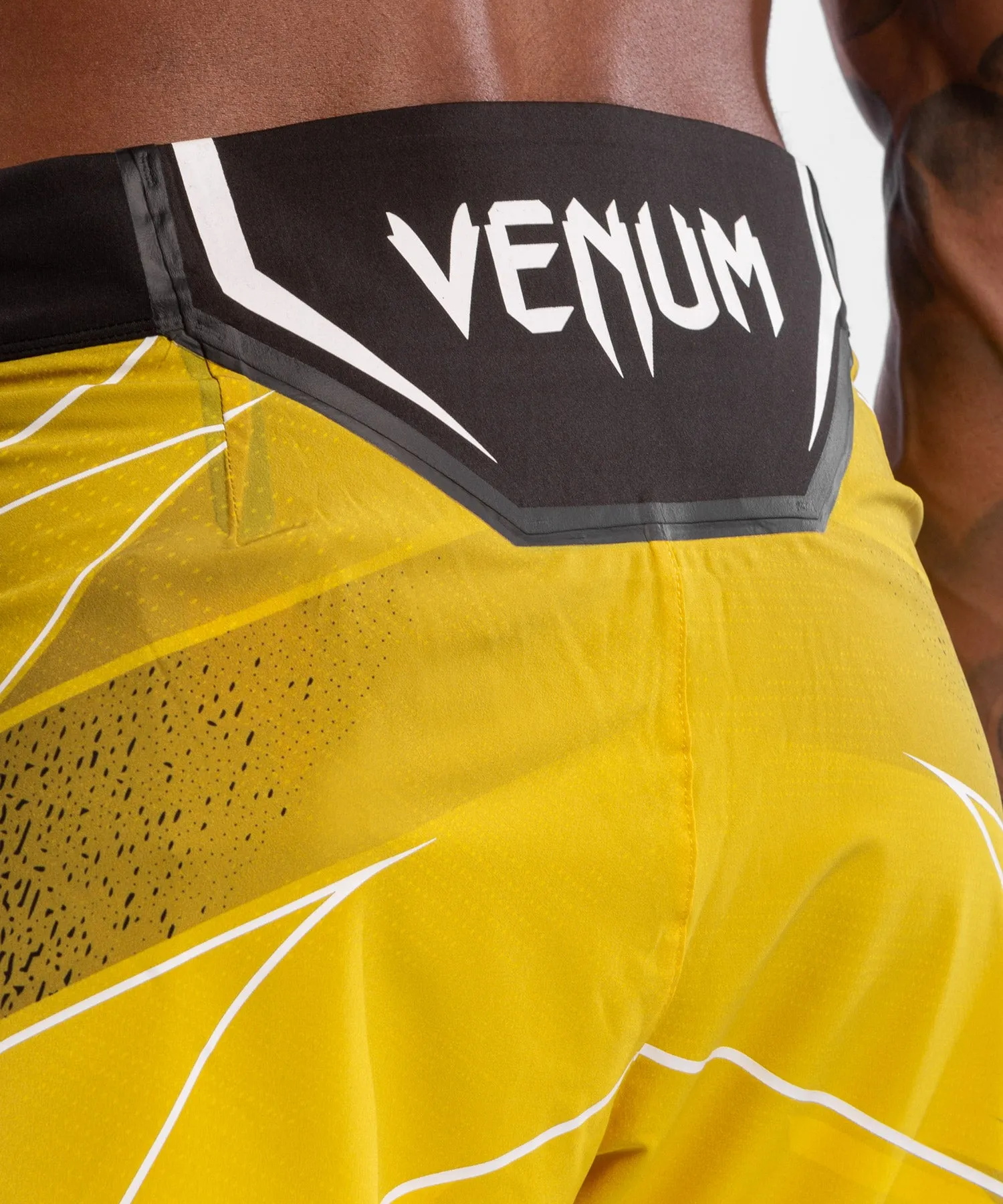 PANTALóN DE MMA PARA HOMBRE UFC VENUM AUTHENTIC FIGHT NIGHT – MODELO CORTO  AMARILLO