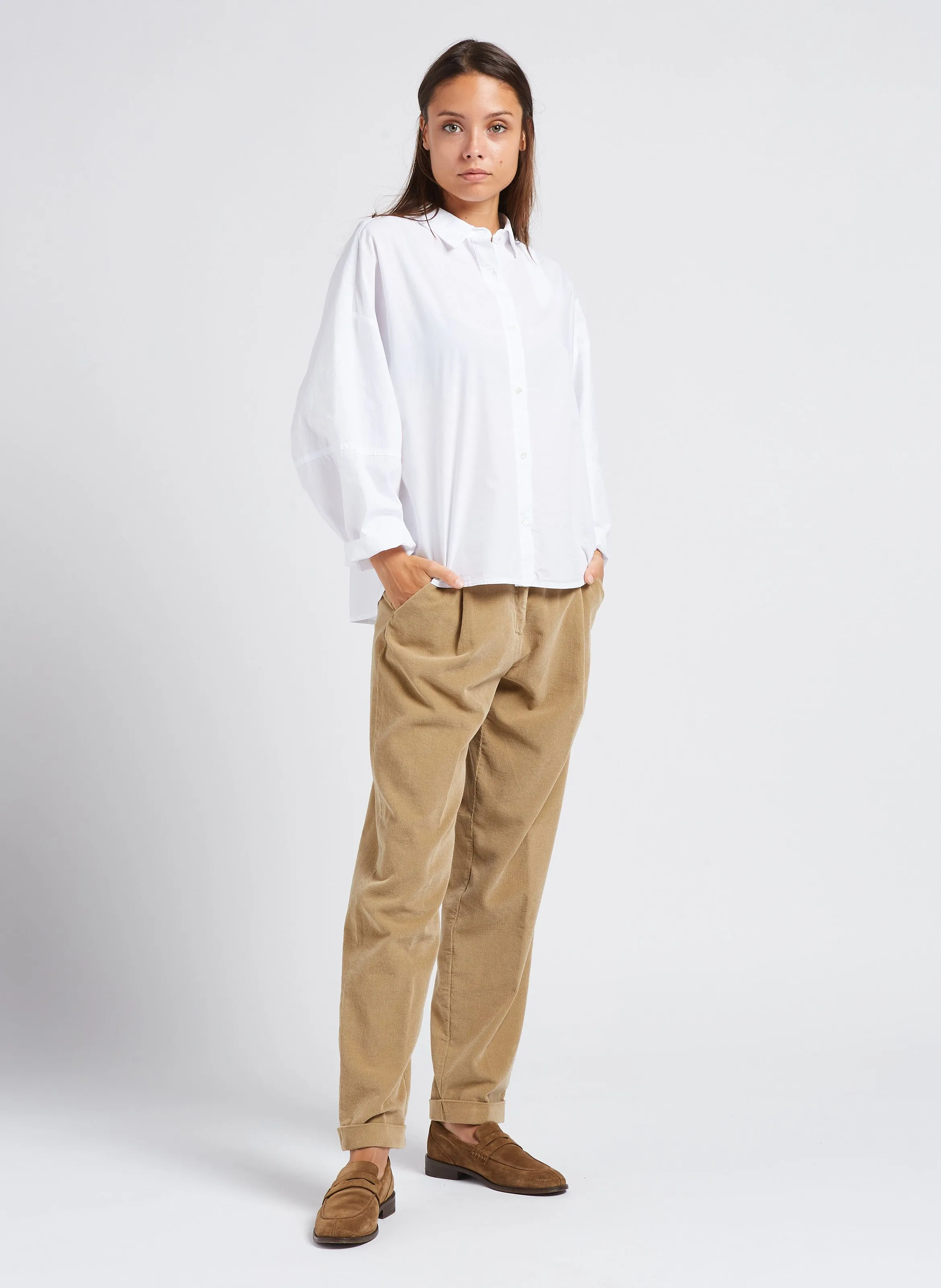 Pantalón tapered de pana de algodón en marron
