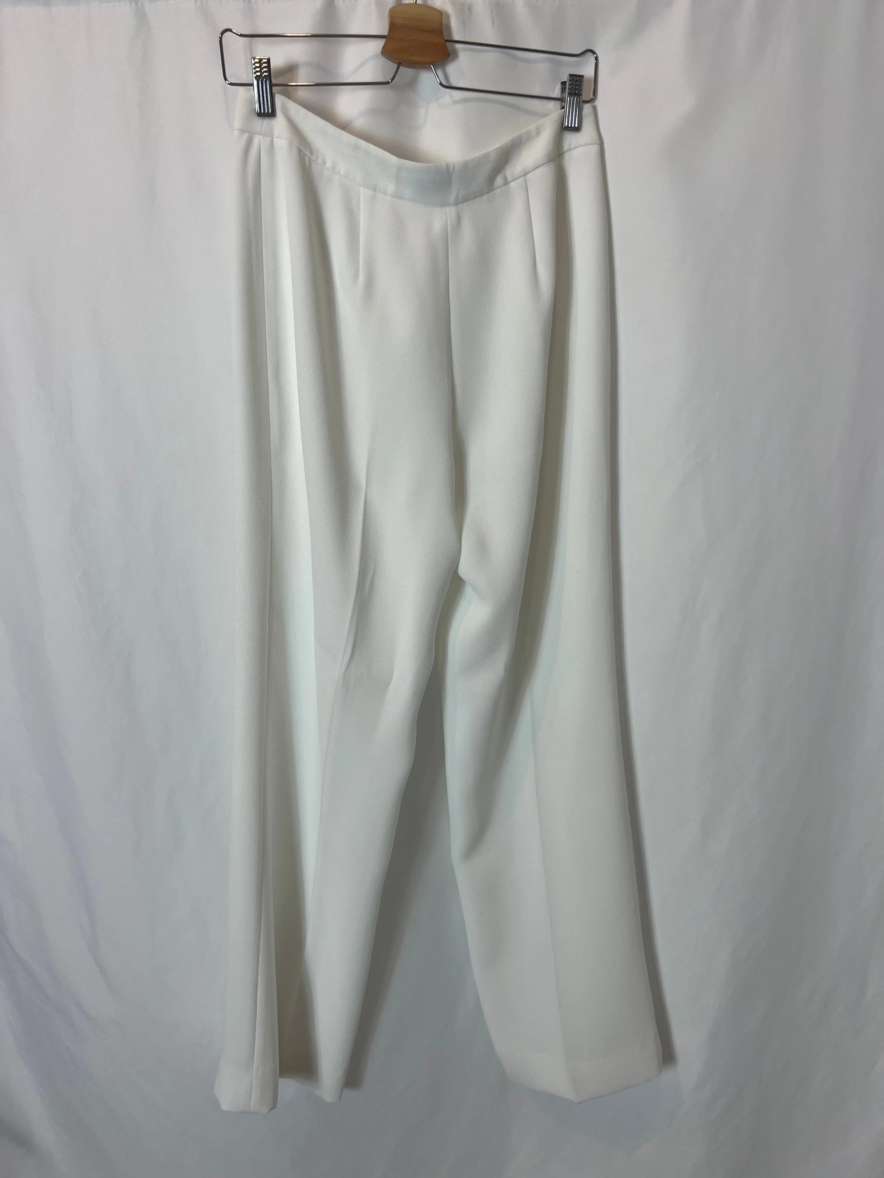 PEDRO DEL HIERRO. Pantalón blanco pinzas pata ancha. T 38