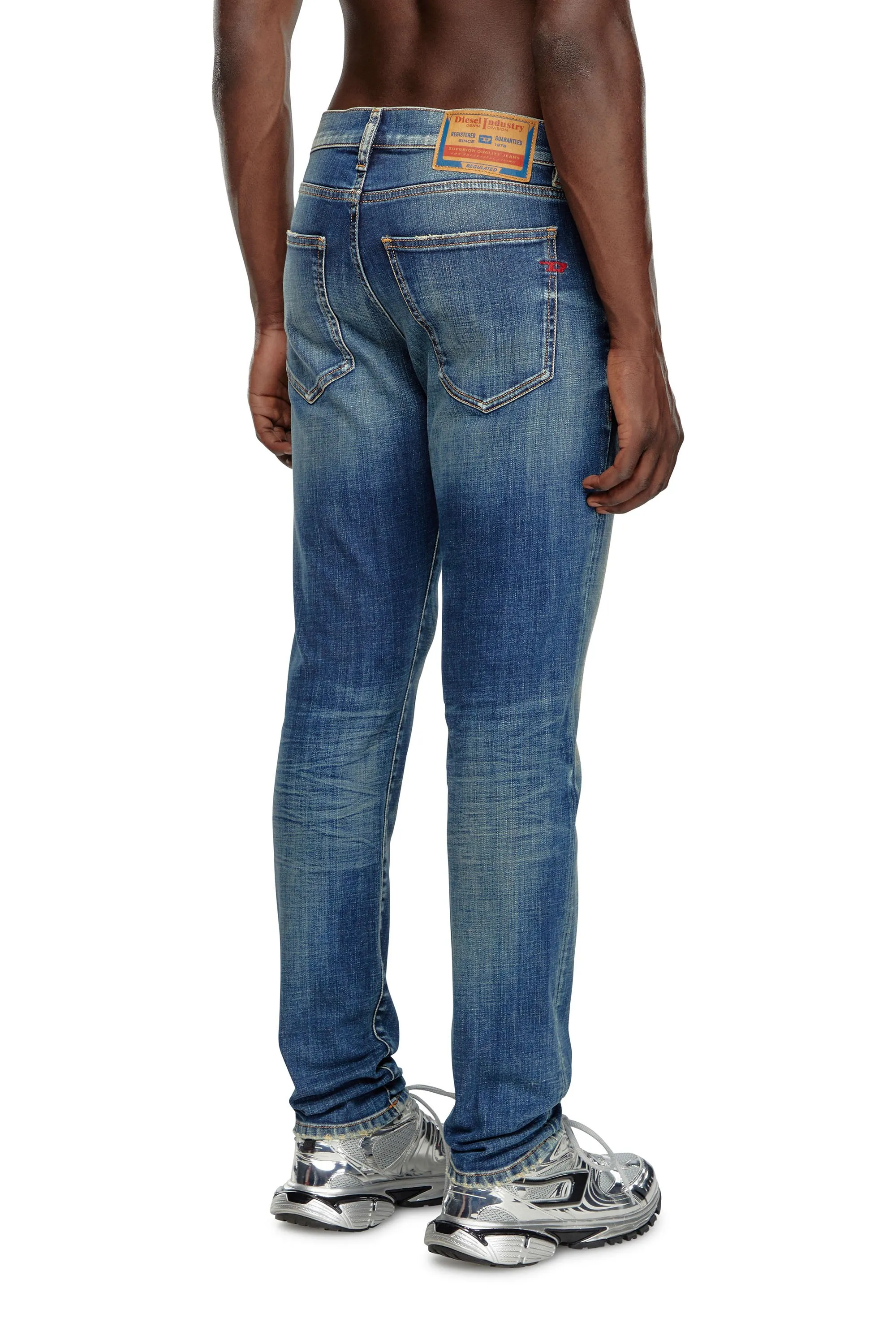 SLIM JEANS 2019 DSTRUKT 09J50