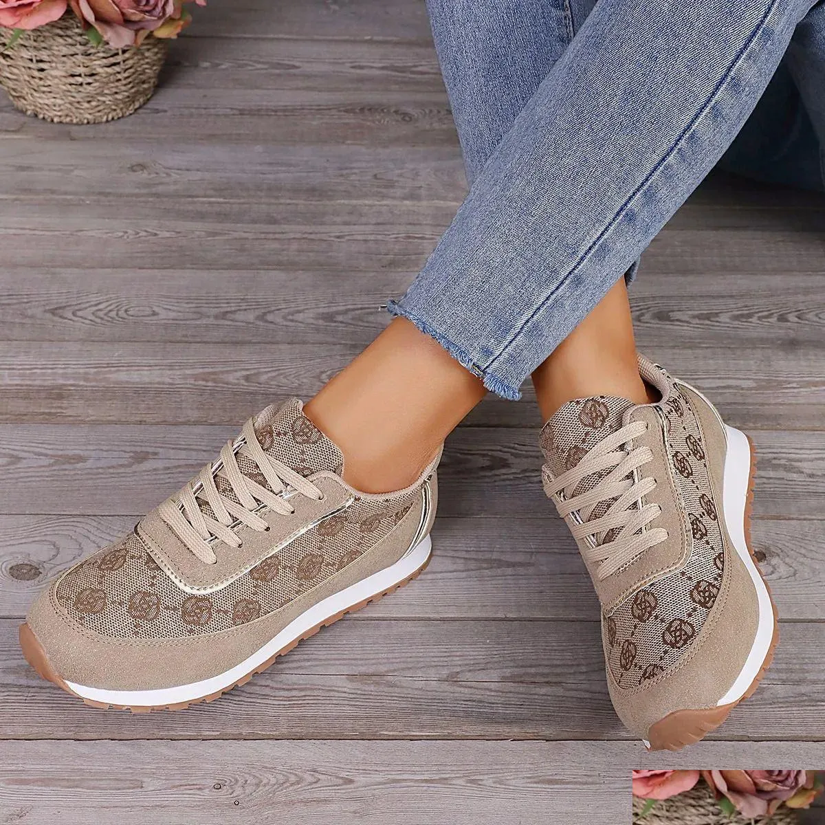Zapatos informales Fashion Gray 2024 Spring Sneaker Brand Womens Khaki Vcanized Plus Tamaño 42 Comunicial Baloncesto 240611 Drop
